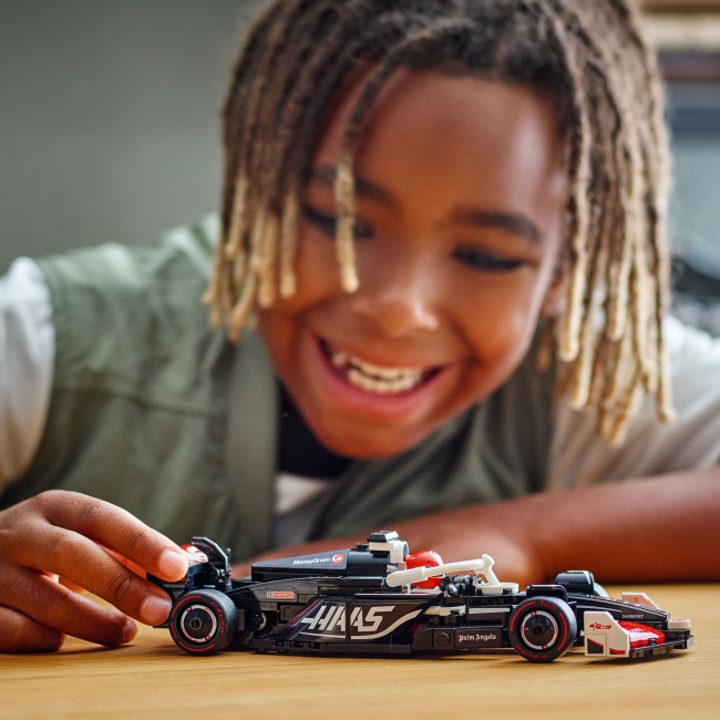 77250 MoneyGram Haas F1® Team VF-24 võidusõiduauto