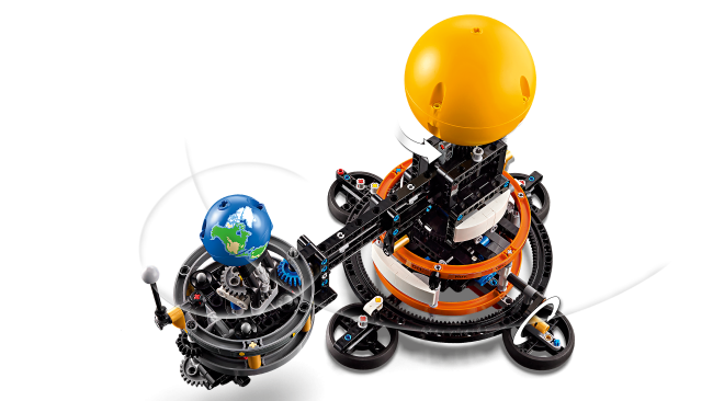 42179 Planeet Maa ja Kuu orbiidil