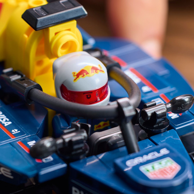 77243 Oracle Red Bull Racing RB20 F1® sacīkšu auto