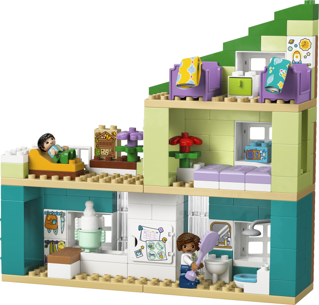 10470 “Trīs vienā” Moderna ģimenes māja ar figūrām