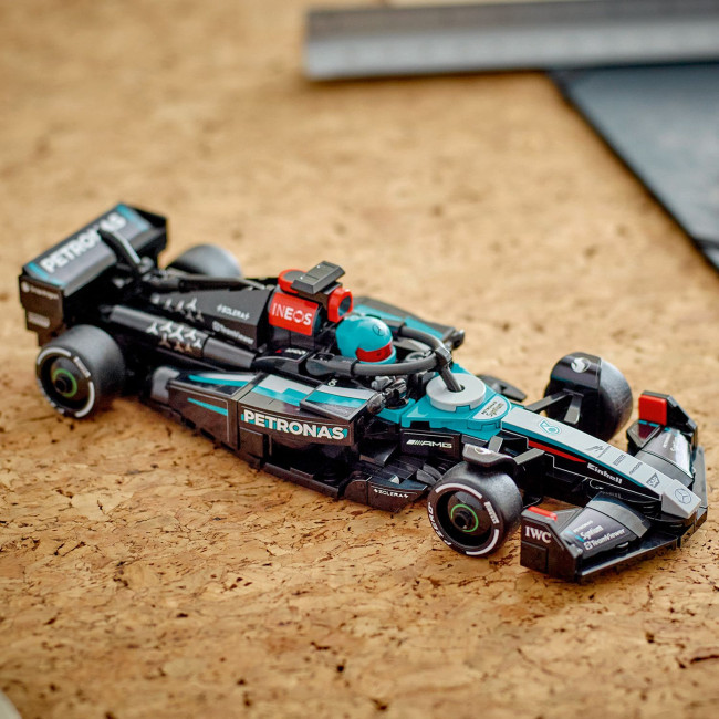 77244 Болид Mercedes-AMG F1® W15