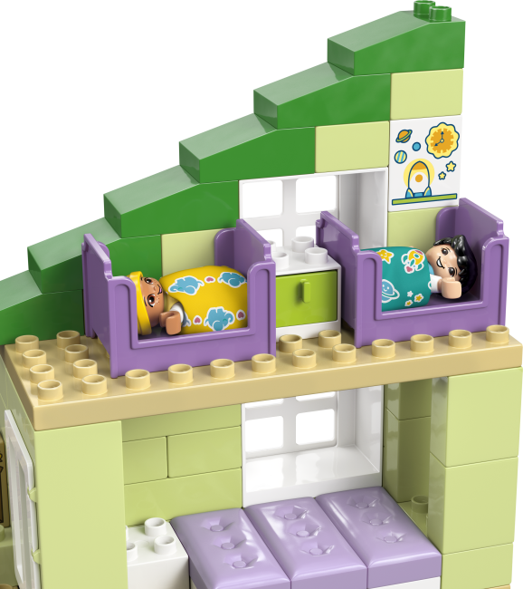 10470 “Trīs vienā” Moderna ģimenes māja ar figūrām