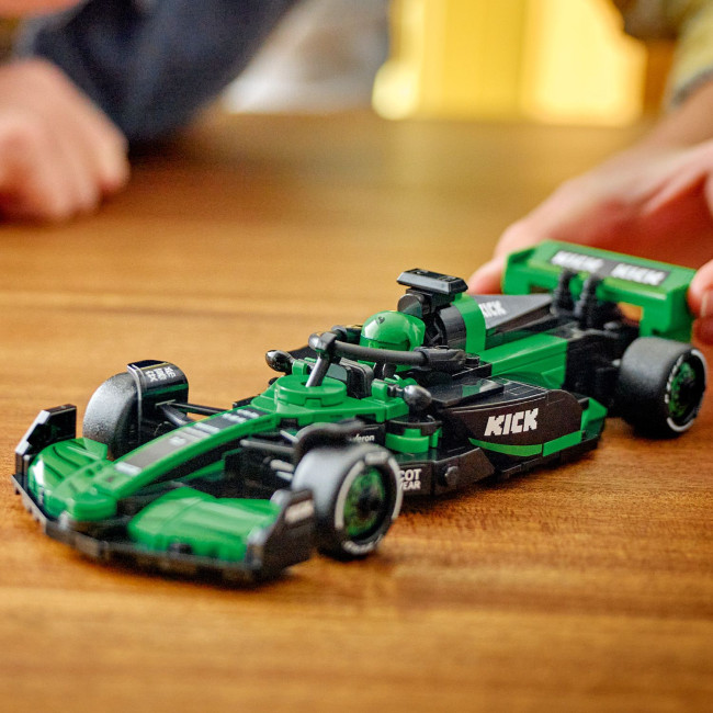 77247 KICK Sauber F1® Team C44 võidusõiduauto