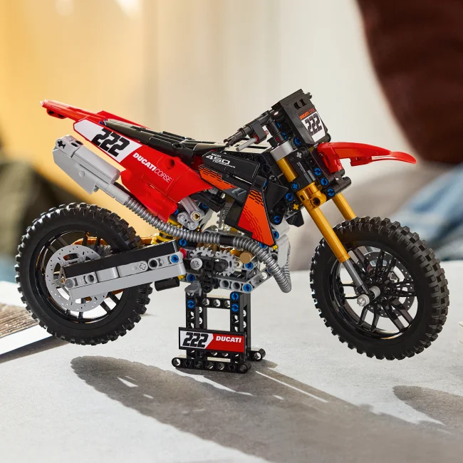 42238 Ducati Desmo450 MX Factory mootorratas