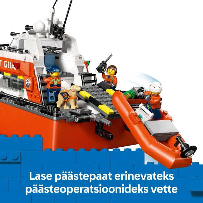 60504 Rannikkovartioston pelastusalus ja helikopteri