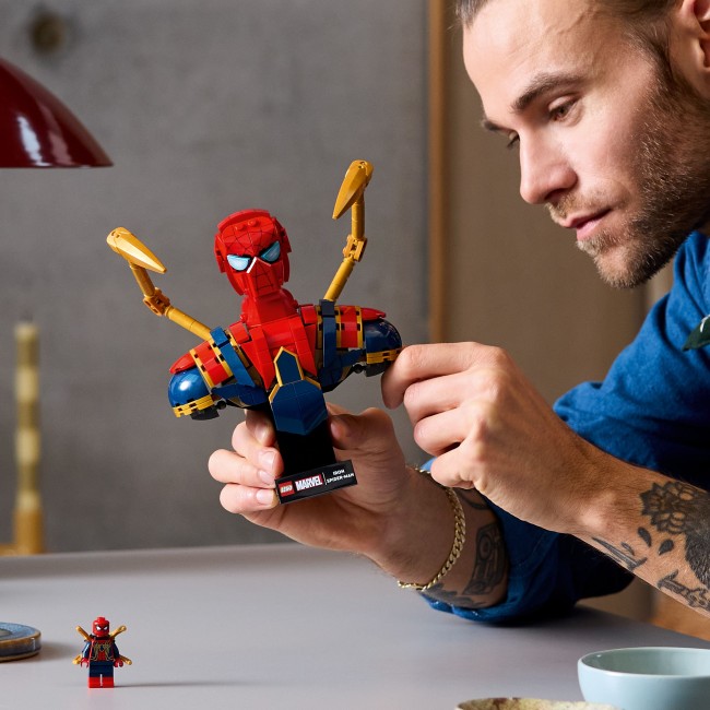 76326 Iron Spider-Mani büst