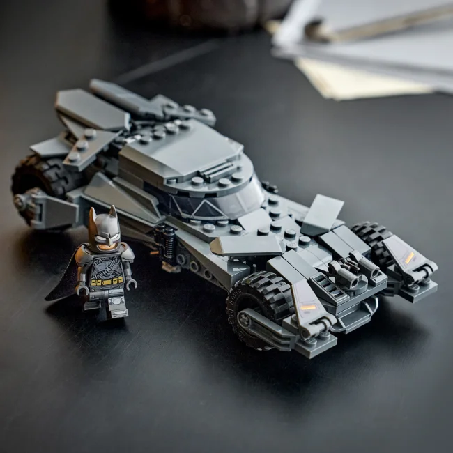 76331 Batman vs. Superman™ Batmobiil™