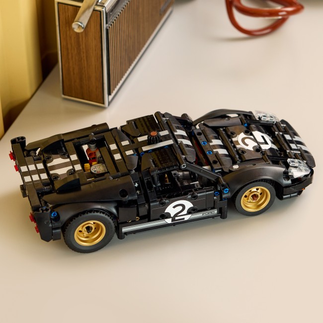 42223 1966 Ford GT40 MKII ‑kilpa-auto