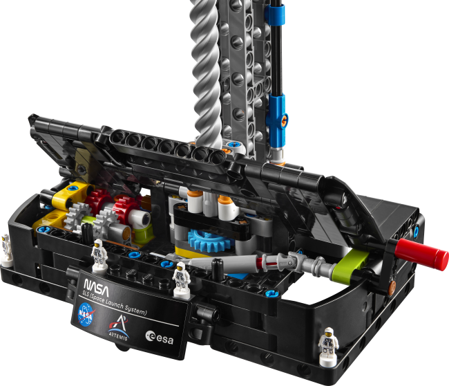 42221 NASA Artemis ‑laukaisujärjestelmän avaruusraketti