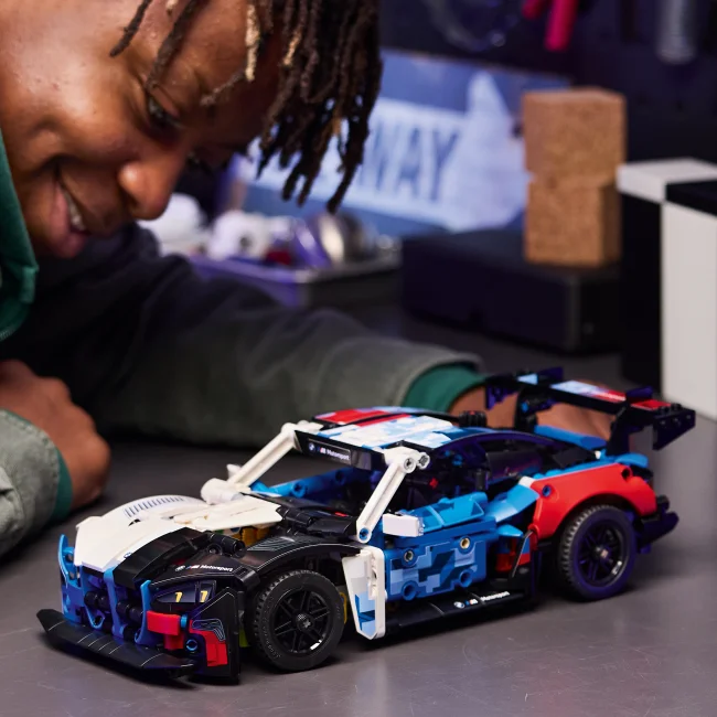 42226 BMW M4 GT3 EVO võidusõiduauto