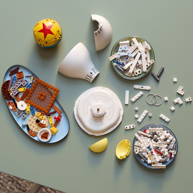 21357 Disney Pixar Luxo Jr.