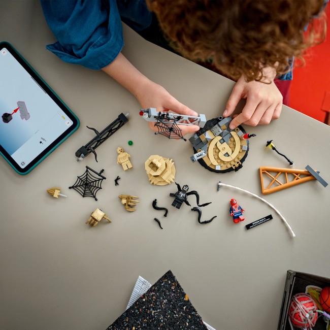 76334 Eepiline lahing: Spider-Man vs. Sandman