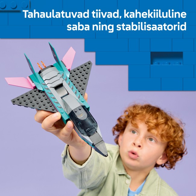 60489 Suihkari ja auto