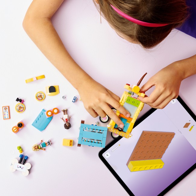 42678 Lemmikkitarvikeauto