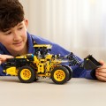 42209 LEGO Technic Колесный погрузчик Volvo L120 Electric