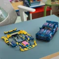 42236 LEGO Technic Kohandatud garaaž Ford Mustang GT autole